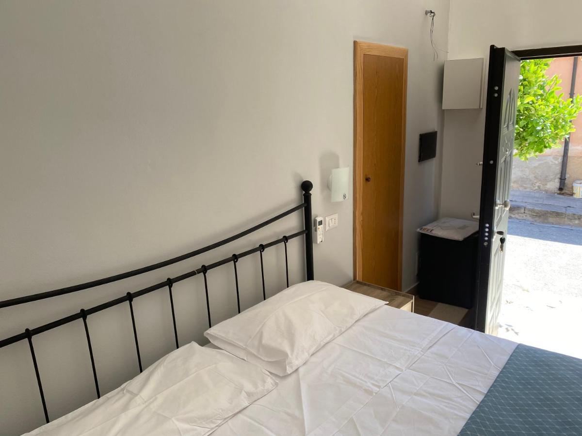 Ferienwohnung Stanza Per 2 Persone Da Antonio Parghelia Exterior foto